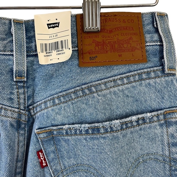 LEVI'S 501 Women's Size ORIGINAL CROPPED High Waisted Straight Leg NEW - Picture 8 of 10